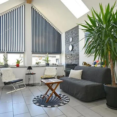 2 Bedroom Stunning In *