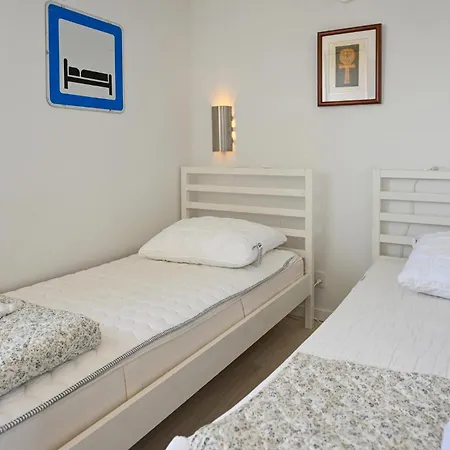 2 Bedroom Stunning In * Mesinge
